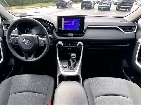 Used 2025 Toyota RAV4 XLE image 21