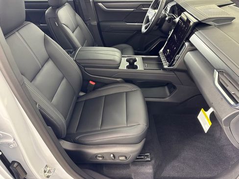 New 2026 GMC Acadia Elevation w/ Elevation Premium Package image 13