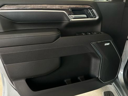 Used 2025 Chevrolet Silverado 2500 LTZ w/ LTZ Premium Texas Edition image 12