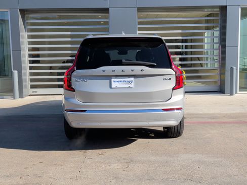 Used 2025 Volvo XC90 B6 Plus image 8