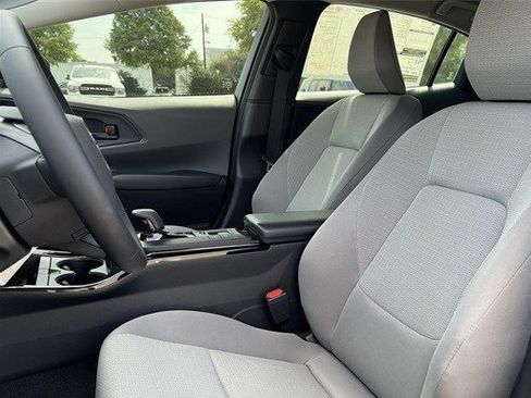 New 2026 Toyota Prius LE image 17