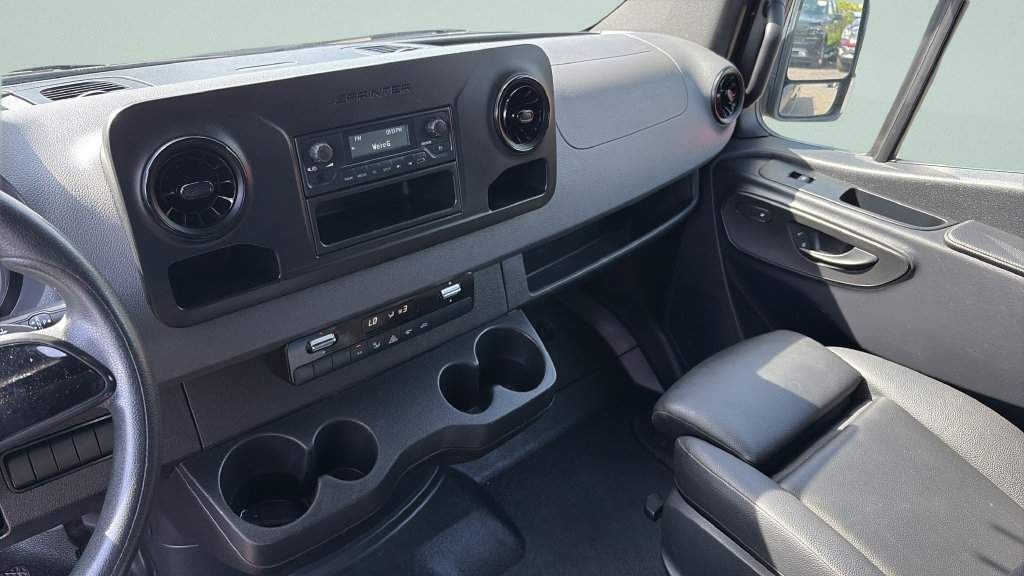 Used 2021 Mercedes-Benz Sprinter 1500 image 13