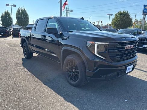 Used 2025 GMC Sierra 1500 Elevation AWD/4WD image 7