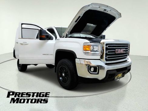 Used 2018 GMC Sierra 3500 SLE w/ SLE Fleet Preferred Package AWD/4WD image 11