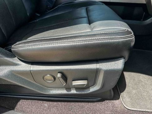 Used 2020 Ford F150 Lariat RWD image 24
