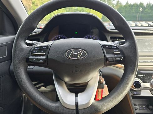 Used 2019 Hyundai Elantra SE w/ Cargo Package image 3