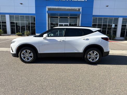 Used 2020 Chevrolet Blazer LT FWD image 2