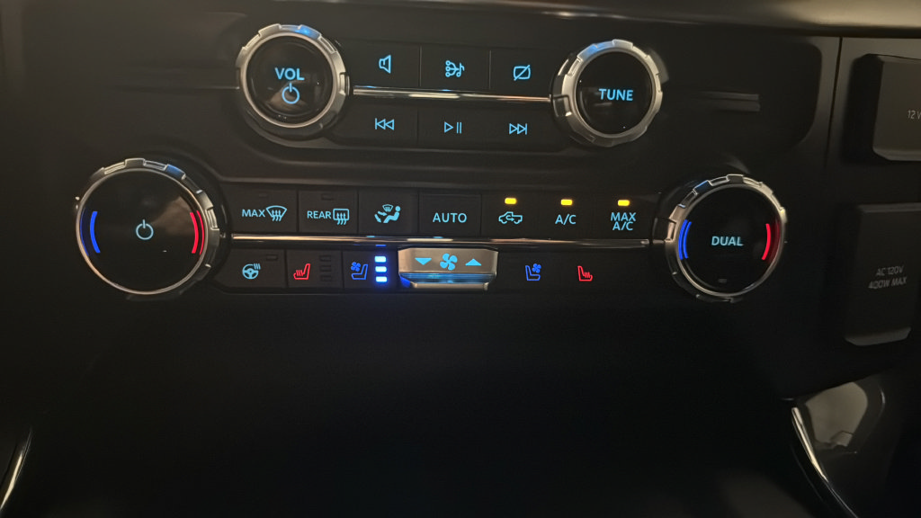 Used 2022 Ford F150 Lariat w/ Equipment Group 502A High AWD/4WD image 18