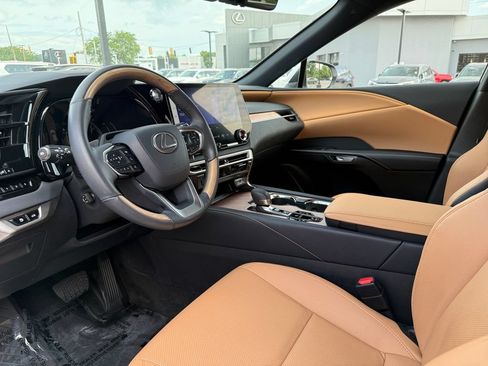 Used 2023 Lexus RX 350 Premium w/ Accessory Package AWD/4WD image 33