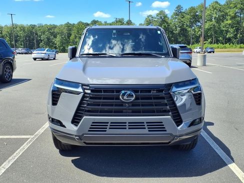 New 2025 Lexus GX 550 image 9