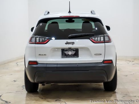 Used 2019 Jeep Cherokee Latitude Plus w/ Comfort/Convenience Group image 7