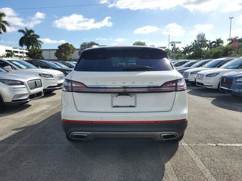 Certified 2022 Lincoln Nautilus FWD w/ Premium Package image 5