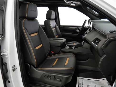 Used 2024 GMC Yukon XL AT4 w/ AT4 Premium Plus Package AWD/4WD image 14