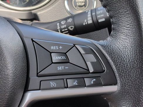 Used 2020 Nissan Rogue SV FWD image 27