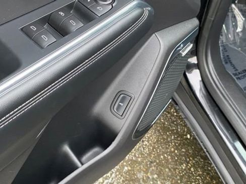 Used 2025 GMC Acadia Elevation image 14