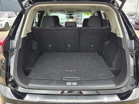 Certified 2025 Nissan Rogue SV FWD image 11