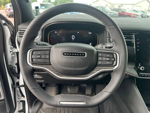 Used 2022 Jeep Wagoneer Series II w/ Flexible Seating Group AWD/4WD image 15