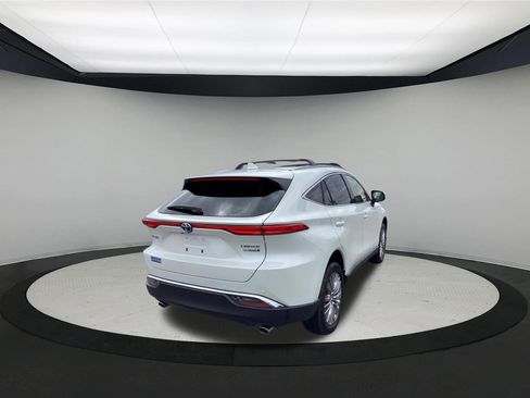 Used 2021 Toyota Venza Limited w/ Advanced Technology Package image 8