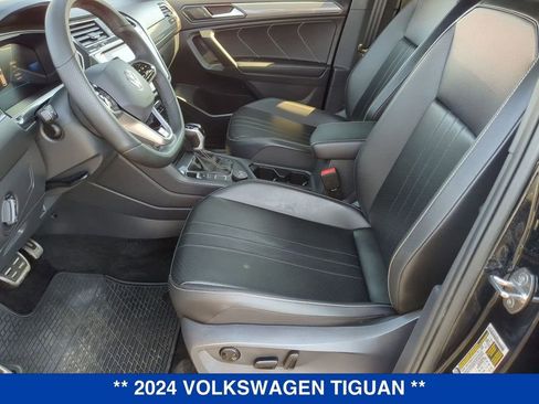 Used 2024 Volkswagen Tiguan SE R-Line AWD/4WD image 16