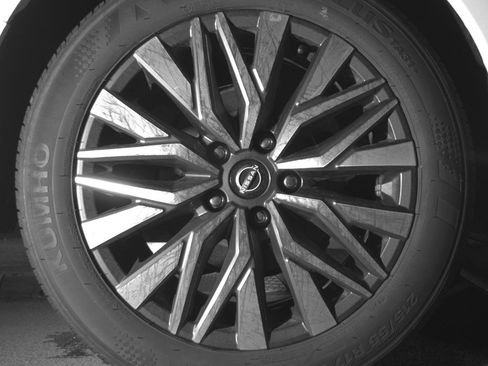 Used 2025 Nissan Altima 2.5 SV image 15