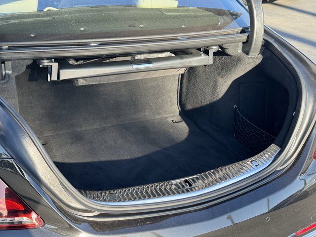 Used 2018 Mercedes-Benz S 560 Sedan image 14