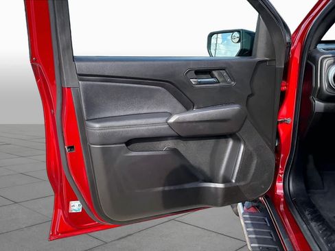 Used 2023 Chevrolet Colorado LT RWD image 18