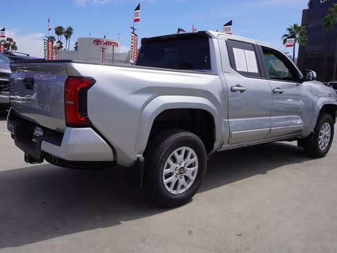 Certified 2026 Toyota Tacoma SR5 AWD/4WD image 6