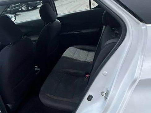 Used 2018 Nissan Kicks S FWD image 27