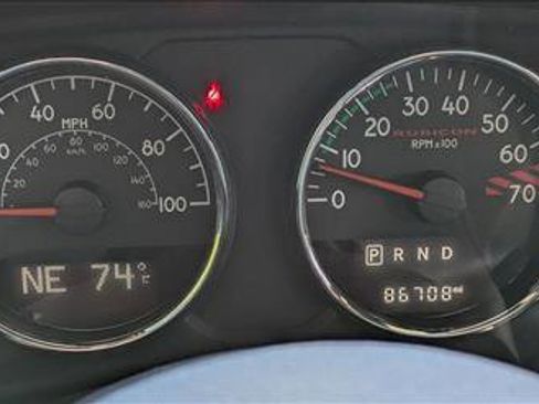 Used 2017 Jeep Wrangler Unlimited Rubicon image 11