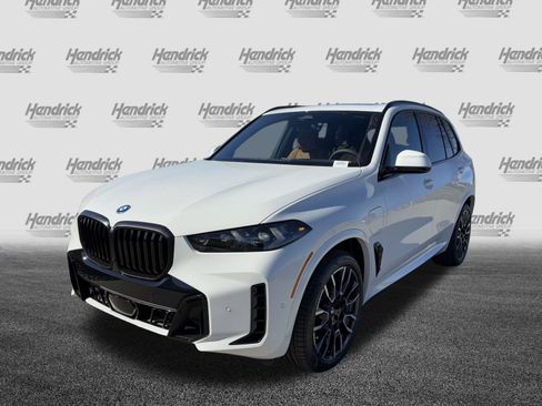Used 2026 BMW X5 xDrive50e w/ M Sport Package image 7