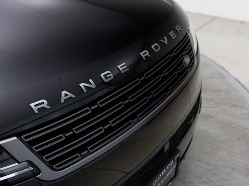 Used 2023 Land Rover Range Rover Sport SE AWD/4WD image 40