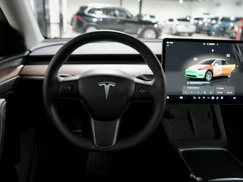 Used 2023 Tesla Model Y Long Range image 16