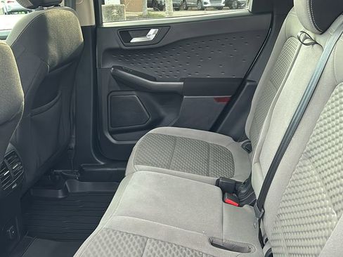 Used 2020 Ford Escape SE image 30