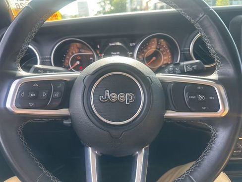 Used 2018 Jeep Wrangler Unlimited Sahara w/ Dual Top Group AWD/4WD image 25