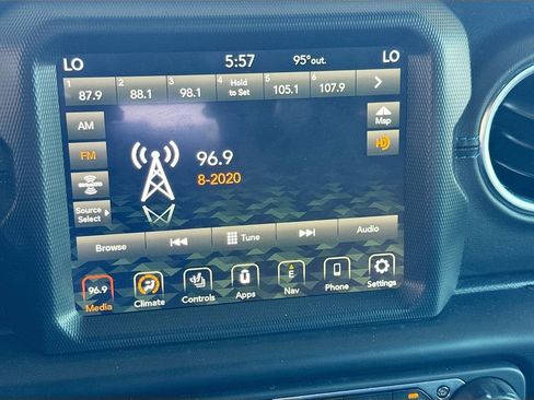 Used 2022 Jeep Wrangler Unlimited Rubicon 4xe w/ Cold Weather Group AWD/4WD image 16