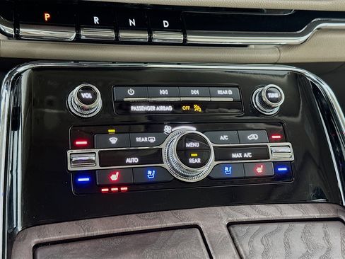 Used 2022 Lincoln Navigator Reserve image 16