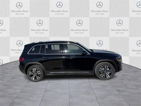 New 2025 Mercedes-Benz GLB 250 4MATIC image 2