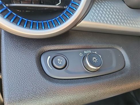 Used 2025 Chevrolet Trax LS image 16