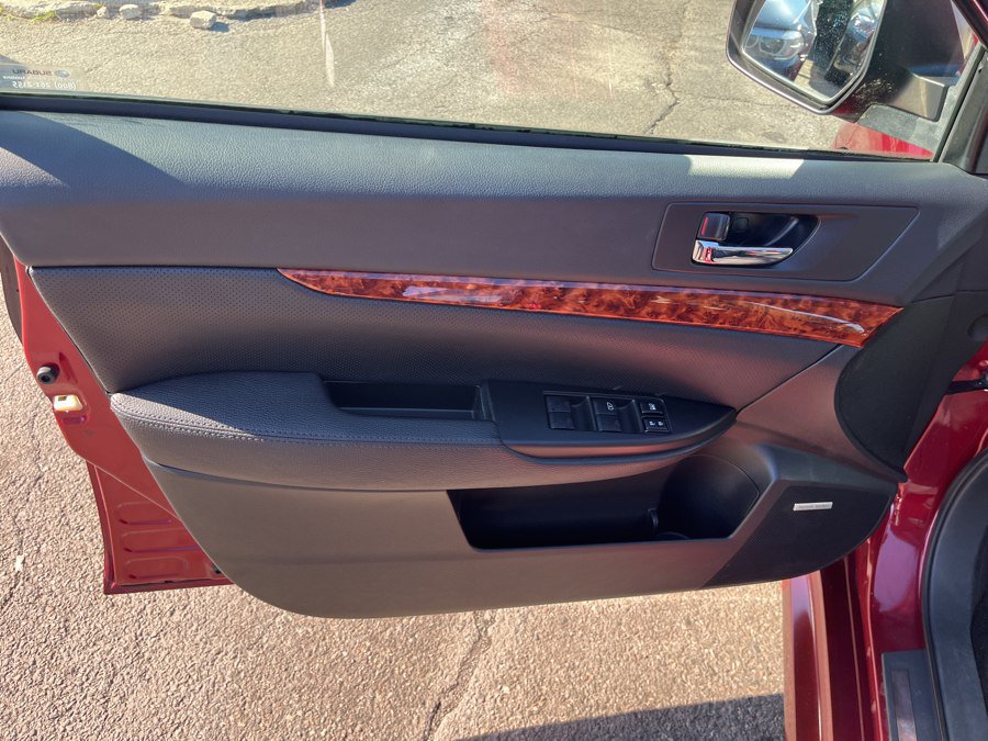 Used 2011 Subaru Legacy 3.6R Limited AWD/4WD image 9