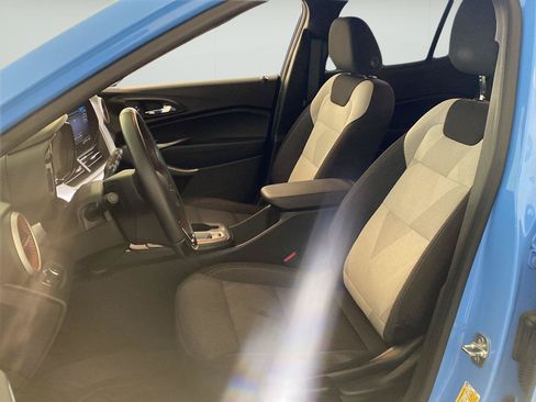 Used 2024 Chevrolet Trax RS w/ Driver Confidence Package FWD image 20