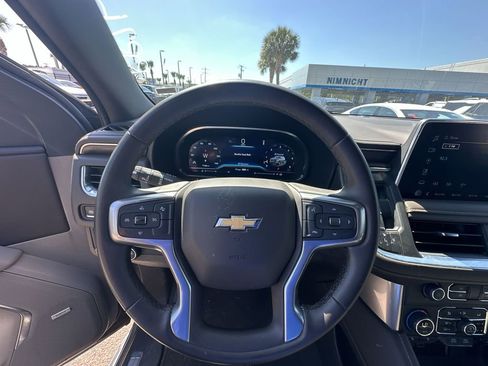 Used 2024 Chevrolet Suburban LT image 13