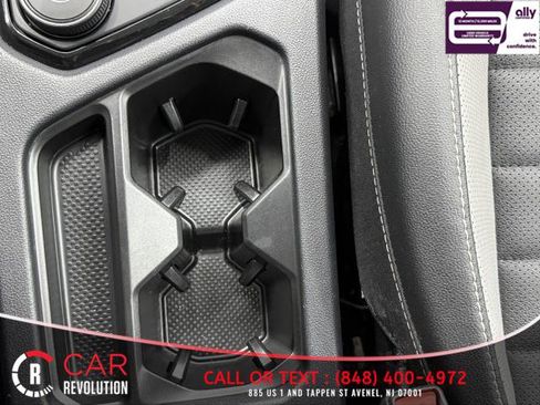 Used 2022 Volkswagen Taos SEL w/ Panoramic Sunroof Package image 35