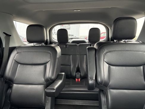 Used 2022 Ford Explorer XLT w/ Equipment Group 202A AWD/4WD image 42
