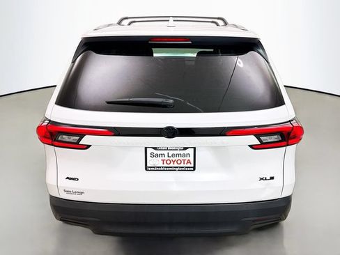 Used 2024 Toyota Grand Highlander AWD image 6
