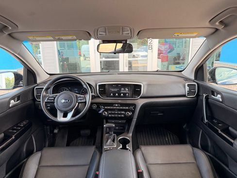 Used 2021 Kia Sportage EX FWD image 2