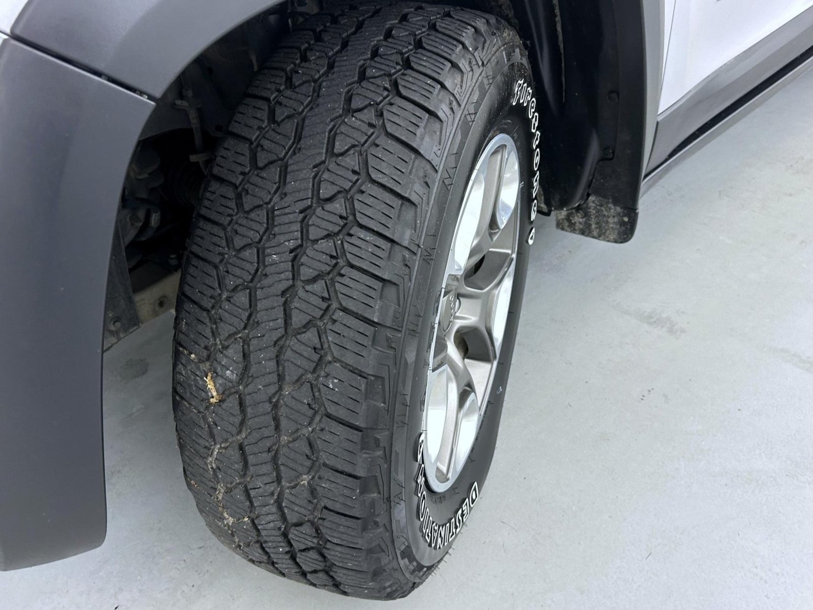 Used 2019 Jeep Cherokee Trailhawk w/ Comfort/Convenience Group AWD/4WD image 24