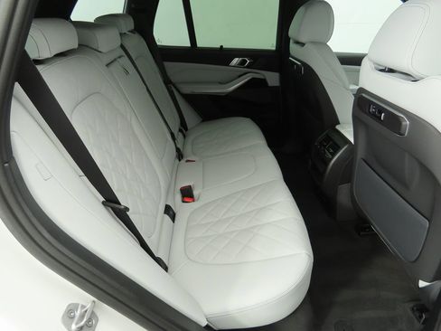 New 2026 BMW X5 sDrive40i w/ M Sport Package image 22