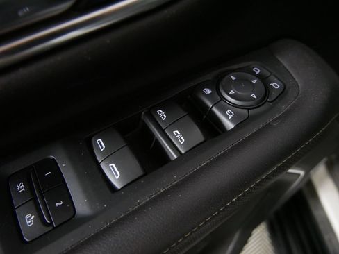 Used 2021 GMC Yukon SLT w/ SLT Premium Package AWD/4WD image 12