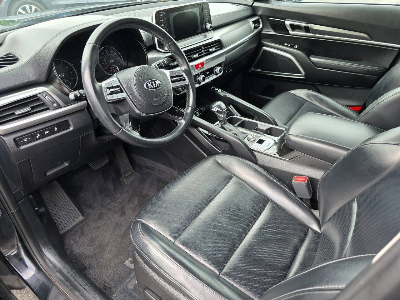 Used 2020 Kia Telluride S w/ S 8 Passenger Seating Package AWD/4WD image 12