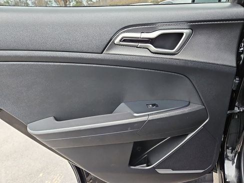 Used 2024 Kia Sportage LX image 27